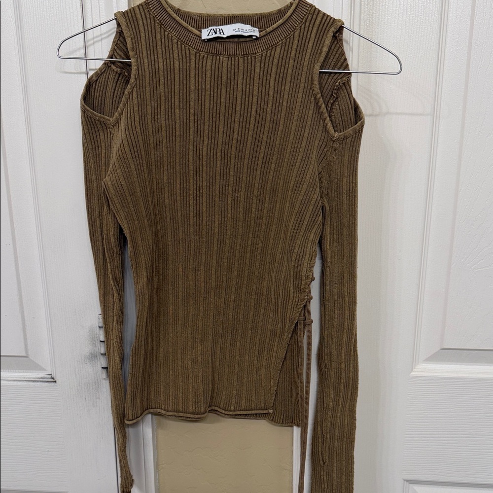 Zara Olive Green Ribbed Cold-Shoulder Lace-Up Top xs fit